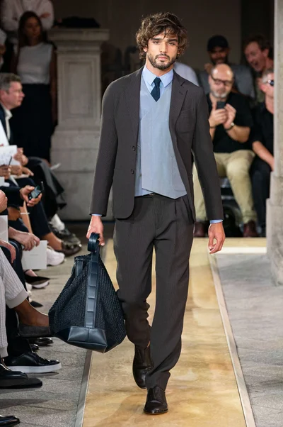 Look 1